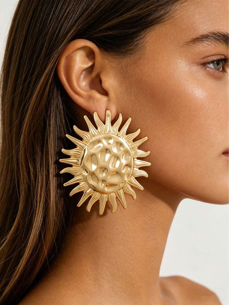 2pcs Fashionable Minimalist Asymmetrical Sun-Shaped Stud Earrings, Versatile Elegant Design Suitable For Women To Wear On Vacation - Golden Sunflower - View 1