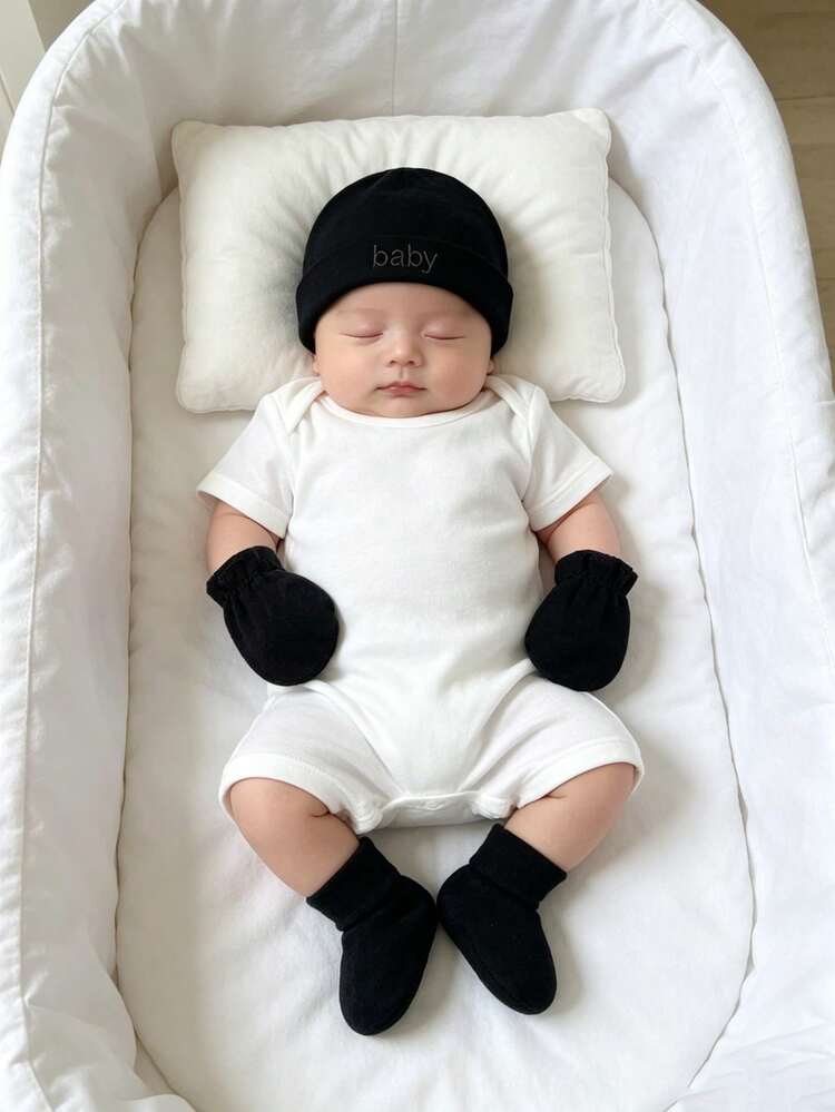 一套新生儿必备用品，“Baby”刺绣字母印花，柔软亲肤，纯色男女通用，适合0-3个月的男宝宝和女宝宝，四季皆宜，适合日常穿着，婴儿送礼套装 - 1Set - 查看 5
