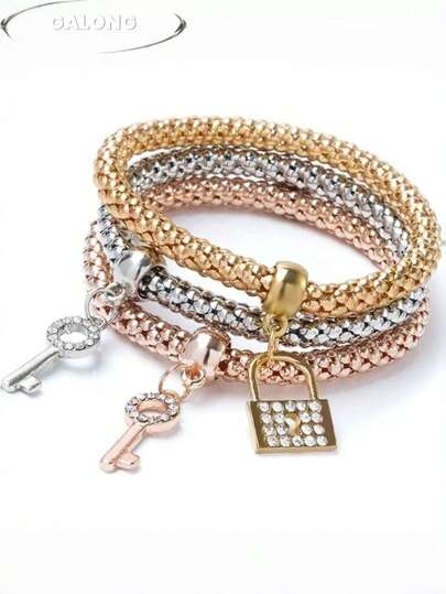 Conjunto de pulsera con dije de llave con rhinestones de moda, conjunto de pulsera elástica de cuentas de maíz de 3 colores de aleación, joyería de verano