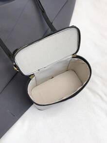 Elegant Women's Crossbody Bag, Spacious Fashion Commuter Shoulder Bag, Waterproof , Compact And Versatile Design, Suitable For Daily Commute And Travel - Black - View 4