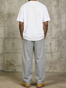 Conjunto Casual Solto Minimalista Jovem Americano com Estampa Floral, Camiseta de Manga Curta Oversized + Calça de Moletom Perna Reta em Duas Peças, Branco e Cinza - Cinza Claro - Visão 3