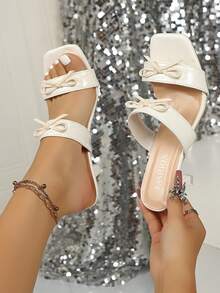 Sandales pour femmes, talons hauts avec nœud papillon convenant aux robes, sandales à talons aiguilles carrées pour femmes, talons hauts minimalistes et sexy pour femmes - blanc cassé - Voir 3