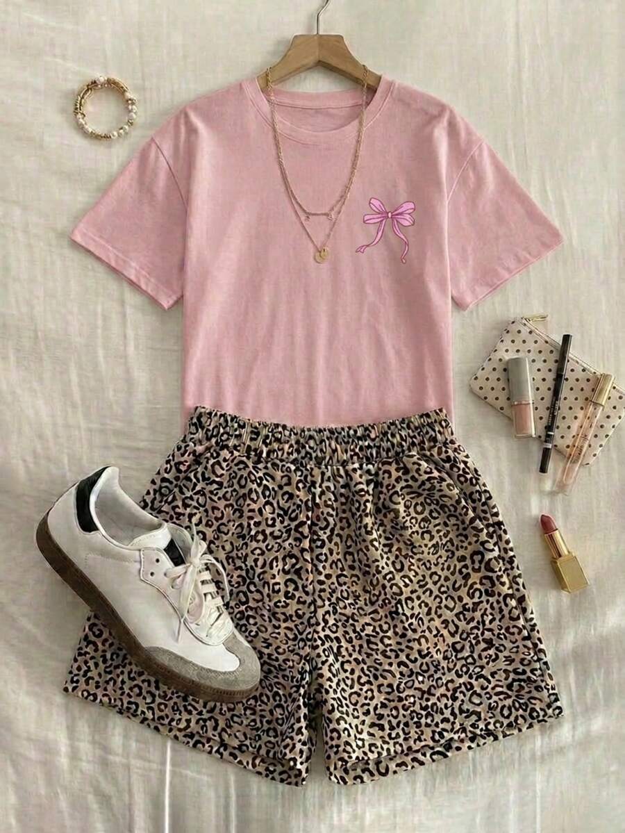 2 piezas Conjunto de top de manga corta con estampado moño lazo rosay short animal print estampado animal para mujer- Traje de verano de dos piezas para mujer para vacaciones en la playa - Rosa - Ver 1