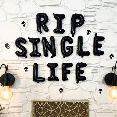 Bộ trang trí tiệc độc thân phong cách Gothic 13/35 món, bao gồm bóng bay chữ "Rip Single Life" màu đen 16 inch, chai màu đen, bóng bay hình nhẫn kim cương. Thích hợp cho trang trí tiệc độc thân, tiệc độc thân phong cách Gothic, tiệc đính hôn, tiệc cưới, trang trí tiệc cô dâu, tiệc chia tay độc thân, tiệc độc thân vui nhộn, "Cô dâu hay cái chết", tiệc cưới và đính hôn.