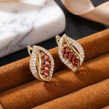 1 paire de boucles d'oreilles clips de luxe en forme de goutte d'eau avec pierres décoratives multicolores et œil de cheval, incrustées de zircone cubique synthétique brillante, style feuille ajourée, boucles d'oreilles de mariage, cadeau d'anniversaire et de fête, convient aux femmes élégantes et professionnelles, approprié pour les mariages, les galas, les anniversaires et les occasions professionnelles - Doré - Voir 5