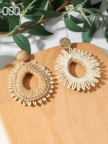 OOQ 1 Pair Minimalist Hollow Geometric Water Drop Raffia Straw Solid Color Earrings, Fresh Summer Holiday Travel Commute Outing Wear, Suitable For Women Dating Daily Versatile Gift For Best Friends (Handmade Raffia Straw Weaving Method Direction Shape Random) - Khaki - View 3