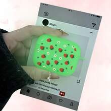 Ốp bảo vệ toàn màn hình màu trắng mờ, họa tiết hoa dâu tây, phát sáng trong bóng tối, tương thích với Apple 1/2/3/4, tương thích với tai nghe Bluetooth không dây Pro thế hệ thứ 2/3/4. - trắng - Xem 4