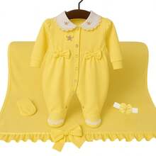 Saída Maternidade Menina Amarela Luxo 5 Peças - Macacão Bordado com Laços, Manta, Luvas e Faixa - Kit Enxoval Recém-Nascido Malha Macia - Amarelo - Visão 1