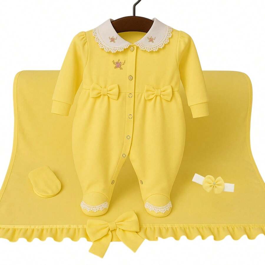 Saída Maternidade Menina Amarela Luxo 5 Peças - Macacão Bordado com Laços, Manta, Luvas e Faixa - Kit Enxoval Recém-Nascido Malha Macia - Amarelo - Visão 1