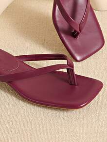 Oversized 1 Size Up Summer New Square Toe Slide Sandals, Thin Heel Thong Sandals, Versatile Thin Heel Toe-Post Flip Flops For Women - Burgundy - View 7