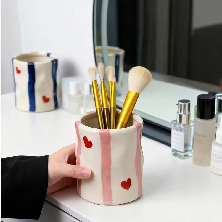 1pc Handmade Spiral Resin Makeup Brush Holder, Embossed Asymmetrical High-End Office Decor Pen Holder, Desktop Mini Ceramic Vase Decoration, Suitable For Living Room, Bedroom, Office Storage, Holiday Gift & Birthday Blessing! - View 6