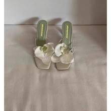 Romantic 3D Floral Sandals Women Summer Sexy Thong High Heels Kitten Heel Mules Open Toe Slip On Slides Lightweight Comfortable Non Slip Footwear Outdoor Walking Shoes Casual All Match Fashionable Vacation Essentials Cruise Wear Wedding Guest Slippers  Boho Aesthetic Breathable Soft Sole High Sandals Summer Fashion Indoor Outdoor Use Pool Slides Water Resistant Durable Material Stylish Summer Party Sandals Wide Width Friendly Comfortable Daily Wear Slides Chic Flower Design Sandals Designer Style Summer Heels Lightweight Travel Gear Fashionable Open Toe Slippers Gift For Friend Sister Mother  Summer Collection Beach Party Essentials Flower Sandals Floral Applique High Heel Flip Flops Comfort Walking Shoes Romantic Vacation Style Sandal Set Breathable Soft Stiletto Slippers Casual Outdoor Slides Anti Chafing Slides Elegant Footwear Women High Heels Dressy Sandals For Summer Brunch Outfits Garden Wedding Shoes Feminine Style Slides High Quality Material Comfort Shoes Big Flow - 酒紅色升級版 - 查看 6