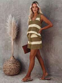 Conjunto de punto de chaleco y pantalones cortos a rayas de contraste de cuello en V, estilo elegante y relajado, adecuado para el uso diario, vacaciones, salidas a la playa en verano - Caqui - Ver 4