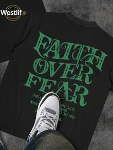 Camiseta cristiana para hombres "LA FE SOBRE EL MIEDO"| Diseño de Salmo 118:6| Ropa urbana inspiradora| 100% algodón| Ajuste unisex| Regalo ideal para creyentes - Rojo - Ver 2
