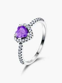 Anel de casamento feminino minimalista em prata de lei 925 com zircônia cúbica em formato de coração e semicírculo cravejado de diamantes. Elegante e luxuoso, perfeito para noivas e casais. Ideal para presentear com um anel de compromisso ou noivado. - Prata - Ver 53