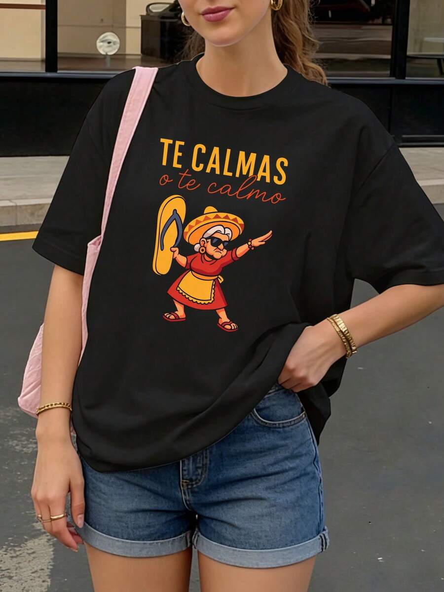 Camiseta Negra con Estampado de Mujer con Sombrero y Texto Te Calmas o Te Calmo para Uso Diario - Negro - Ver 1