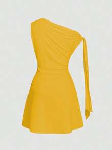 Vestido corto asimétrico elegante burdeos, diseño con lazos en hombro y pliegues en cintura, ideal para citas, fiestas y ocasiones de otoño e invierno - Amarillo - Ver 5