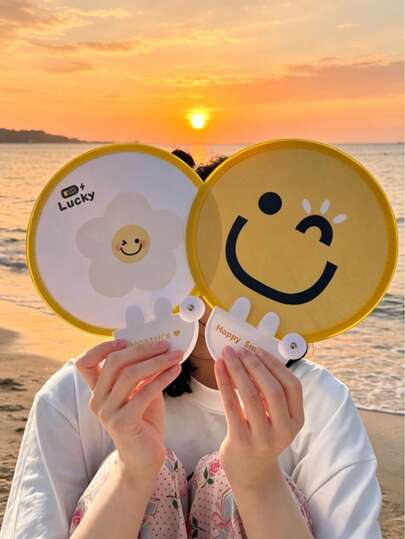 2 quạt cầm tay gấp gọn, quạt cầm tay hình mặt cười có túi đựng, quà tặng mùa hè, quạt mini tròn di động, 2 kiểu dáng, thiết kế dễ thương, phụ kiện làm mát ngoài trời mùa hè, thích hợp làm quà tặng cho phù dâu, trang trí đám cưới.