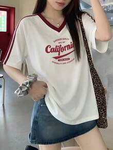 JUTUQU 夏季抽象字體印花拼接條紋短袖V領寬鬆針織白色女款T恤，學院風上衣，休閒度假 - 2A41白拼紅-KJ0347 - 查看 3