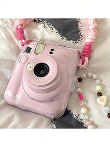 FujiFilm Máy ảnh chụp lấy liền mini12 chỉ nặng 306g, rất nhẹ và dễ mang theo. Máy có nút nguồn xoay để chuyển đổi chế độ chỉ bằng một nút bấm, tính năng tự động điều chỉnh độ sáng thị sai được tối ưu hóa và đèn flash tích hợp. Ghi lại những khoảnh khắc thường ngày ngay lập tức. Chọn giữa chế độ chụp ảnh hoặc chụp phim. - Xem 10