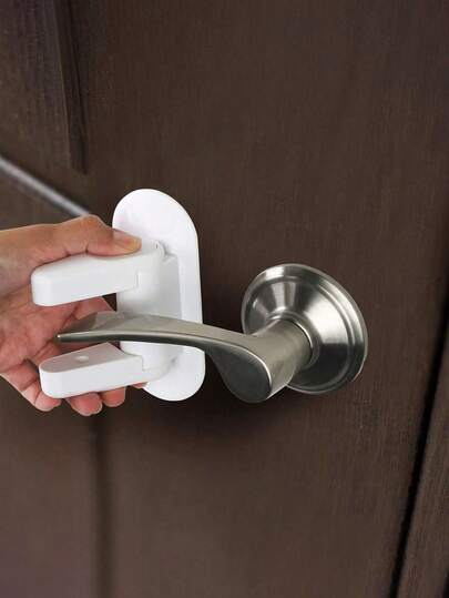 Bộ 2 khóa tay nắm cửa an toàn, khóa tay nắm cửa chống trẻ em và thú cưng, điều khiển cảm ứng, chất liệu nhựa với lớp hoàn thiện độc đáo.