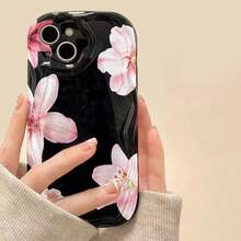 1 unidad Flores rosadas marco blanco sutil Funda para iPhone 15 plus, material suave TPU, diseño de borde ondulado crema elegante y moderno, protección completa de cámara antigolpes, resistente a rasgos y desgaste diario, ventilada y disipadora de calor sin calentamiento, antipolvo y resistente a la suciedad, funda ideal para uso diario, desplazamientos y viajes - Negro - Ver 2