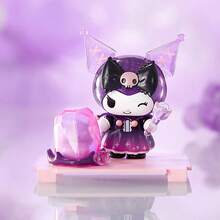 Miniso 三丽鸥美乐蒂&酷洛米玫瑰花园系列摆件&Hello Kitty水果乐园毛绒挂件盲盒（随机）&三丽鸥家庭运动会系列盲盒，家居治愈系装饰品，送给女孩的最佳礼物（随机1件） - 彩色 - 查看 4