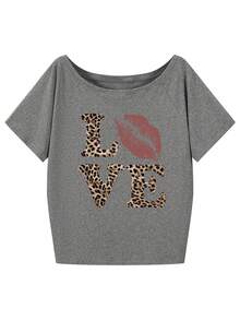 女款時尚露肩豹紋 LOVE 與嘴唇圖案 T-shirt，短袖聚酯纖維高彈性休閒上衣，適合秋季穿著 - 灰色 - 查看 5