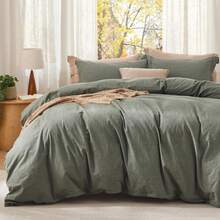 Bedsure Summer Vacation Bedding Set (Holiday Essentials), Comforter Set- Cotton Fabric With Microfiber Inner Fill, PureWoven Soft Bed Set For All Seasons, 3 Pieces, 1 Comforter And 2 Pillow Cases, Cooling Twin XL Comforter Set, Soft Bedding Set Gift For Graduation/Vacation/Birthday Decoration/Back To School, For Room Decor, Home Decor, Bedroom Decor, Dorm Decor, Father's Day Gift - 灰橄欖綠 - 查看 1