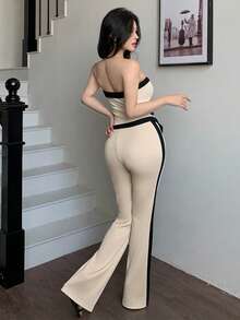 abyoxi 杏色與黑色對比無肩帶露背單排扣裝飾假口袋收腰上衣搭配高腰喇叭褲 2件套，休閒性感，適合辦公通勤、日常出遊、約會、商務聚會、正式晚餐，春夏季上衣與長褲套裝 - 杏色 - 查看 2