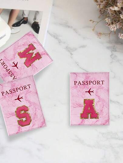 1 chiếc bao bảo vệ hộ chiếu thêu hình khăn màu đỏ hoa hồng với các chữ cái đầu tiên từ A-Z được in trên đó, ví đựng hộ chiếu RFID cho nữ và nam, bao đựng hộ chiếu kinh doanh cổ điển, ví đựng thẻ ID đa chức năng di động bằng da PU, phụ kiện du lịch hàng không, bao đựng hộ chiếu bằng da PU cho thanh thiếu niên, du lịch, tựu trường, bao đựng hộ chiếu tối giản cao cấp với chữ cái đầu tiên cho nữ sinh, học sinh, unisex, phụ kiện du lịch, túi đựng hộ chiếu.