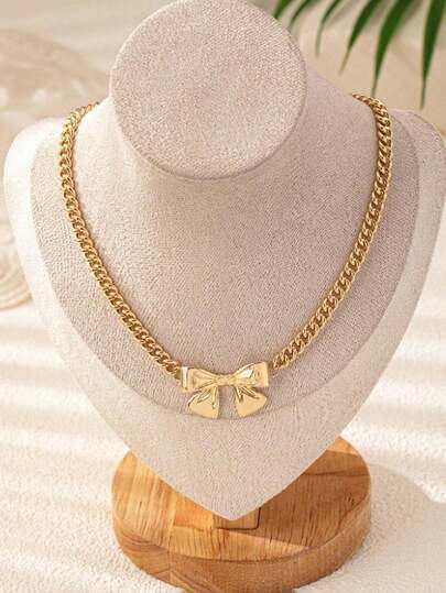 1pc Chic Butterfly Metal Necklace Choker, Suitable For Daily Wear And Parties
