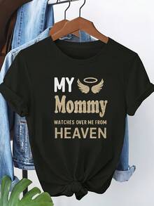 Camiseta con mensaje emocional impreso, "Mi madre está en el cielo protegiéndome", camiseta de moda para mujer, holgada, cómoda, con eslogan personalizado, cuello redondo, manga corta, material de punto lavable a máquina, adecuada para uso casual al aire libre en todas las estaciones, camiseta de manga corta para primavera y verano, ropa para fiestas y actividades al aire libre. - Negro - Ver 8