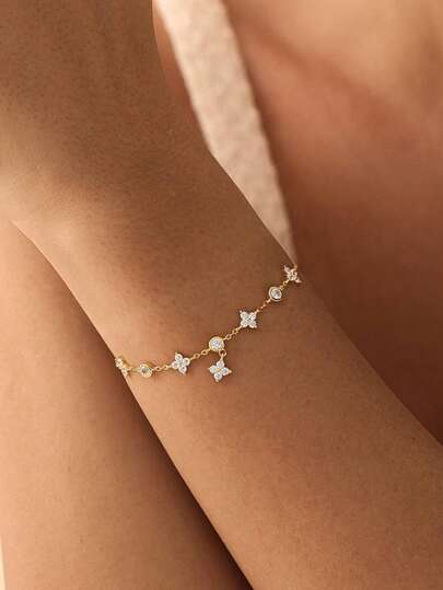 Vòng tay vàng cho nữ, vòng tay hình cỏ bốn lá mạ vàng 14k đính đá CZ tinh tế, vòng tay charm dễ thương cho nữ, mỏng, không bị xỉn màu, trang sức vàng thời trang chống thấm nước cho nữ.