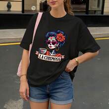 Camiseta Negra con Estampado de Calavera y Texto La Chismosa para Mujer Casual - Negro - Ver 3