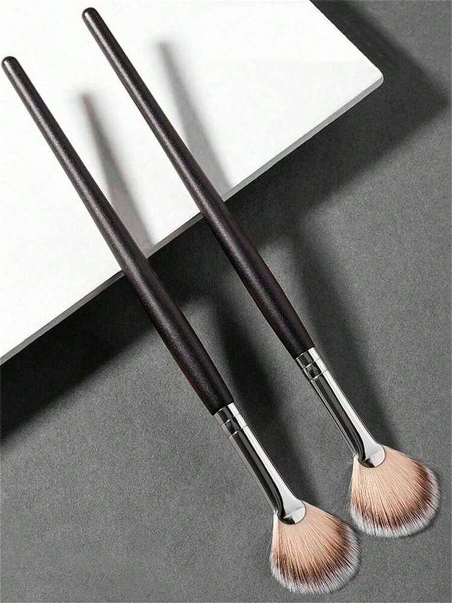 Bộ 4 cọ trang điểm highlight, lông mềm và phẳng, không cần dùng kem nền, có thể dùng để làm sáng da và tạo hiệu ứng trang điểm rám nắng, cũng thích hợp dùng làm cọ nền, che khuyết điểm, đánh má hồng, tạo khối và đánh phấn phủ. - Nhiều màu - Xem 1
