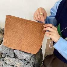 个性化伴娘化妆包，定制雪尼尔名字旅行收纳袋，灯芯绒洗漱包，单身派对回礼，沙滩收纳包 - 彩色 - 查看 16