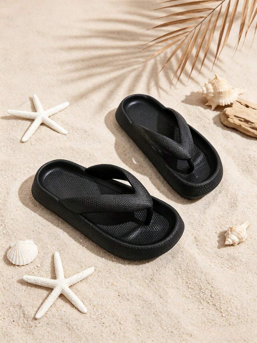 A Pair Of New Summer Women's Flip-Flops, Made Of Comfortable And Casual EVA Material, With A Breathable, Soft, Thickened, And Non-Slip Sole. Available In Multiple Colors. Perfect For Beach Vacations, Travel, Pool Parties, Indoor Use, And As Couple Shoes. - 黑色 - 查看 1