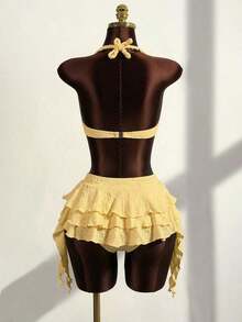 Zestiva Conjunto de traje de baño de 3 piezas para mujer con top bandeau de unicolor, cuello alto fruncido y bajo fruncido, hecho de tela especial trenzada - Amarillo - Ver 2