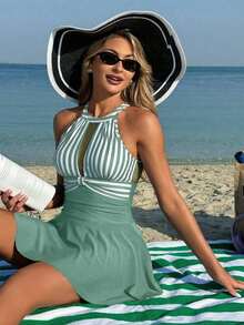 Swim Lushoire Vestido de baño casual de verano con estampado de rayas, volantes en el bajo y escote halter para vacaciones - Rojo y blanco - Ver 10