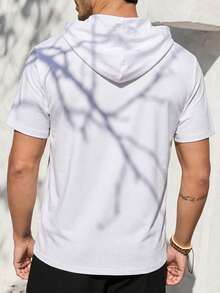 Camiseta con capucha vintage de manga corta y peso ligero en color blanco para hombre, top deportivo casual con cordón, para el verano - Blanco - Ver 7