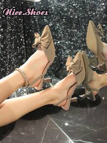 Giày sandal cao gót mũi nhọn, quai sau buộc nơ 3D kiểu dáng mới mùa hè, thích hợp đi làm, hẹn hò, mặc hàng ngày, phong cách lãng mạn Pháp, màu đỏ rượu vang, be, kaki, đen. - Màu Khaki - Xem 4