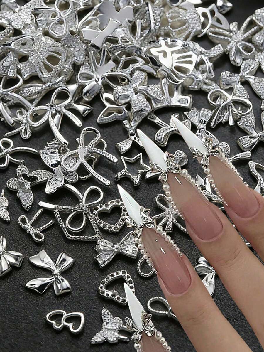 Bộ 50 món phụ kiện trang trí móng tay bằng kim loại bạc hỗn hợp, hình trái tim 3D Y2K, vương miện sáng bóng, nơ, sao, bướm dễ thương, chất liệu hợp kim và đá đính móng, phụ kiện nghệ thuật làm móng, dụng cụ làm móng, đá trang trí móng.