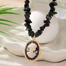 A Stylish And Minimalist Stone Necklace Women Featuring A Floating Beauty Design - 黑色 - 查看 13