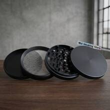 3.9inch Metal Herb Grinder Extra Large 4-Layer Manual Spice Mill Pepper Salt Crusher Mortar Raw Grass Tobacco Grinder Cigarette  Accessories Tool Gift - màu đen - Xem 2