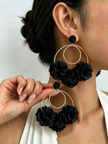 1 par de elegantes y lujosos pendientes con borlas de flor negra esponjosa de estilo gótico, pendientes exquisitos de alta gama adecuados para el uso diario de las mujeres, fiestas, vacaciones y viajes - Negro - Ver 3