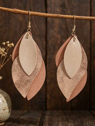 1 Pair Bohemian Style 3-Layer PU Leather Leaf Shaped Earrings, Soft Nude Pink Dangle Earrings With Cracked Texture, Vacation Wear Earrings