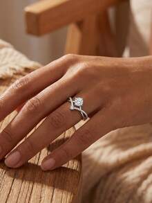1 chiếc nhẫn Moissanite hình vương miện công chúa 0,5 carat, bạc sterling 925, sang trọng, thích hợp làm quà tặng đính hôn, cưới, sinh nhật bạn thân, kỷ niệm hoặc trang sức cô dâu. - Nhẫn Moissanite hình vương miện - 0,5ct - Xem 4
