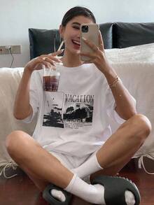 Camiseta de manga corta  holgada con cuello redondo y estampado de letras para mujer, camiseta de verano con diseño estampado, camiseta de talla grande, estilo universitario, 100% algodón. - Blanco - Ver 4