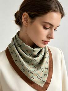 绿色字母印花缎面围巾，优雅时尚的女士办公服饰 - 綠色 - 查看 4